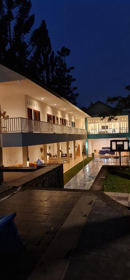 سيساروا Villa Aurora المظهر الخارجي الصورة