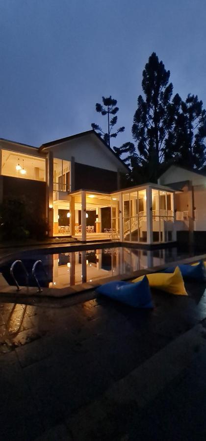 سيساروا Villa Aurora المظهر الخارجي الصورة