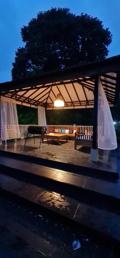 سيساروا Villa Aurora المظهر الخارجي الصورة