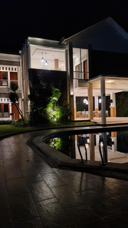 سيساروا Villa Aurora المظهر الخارجي الصورة