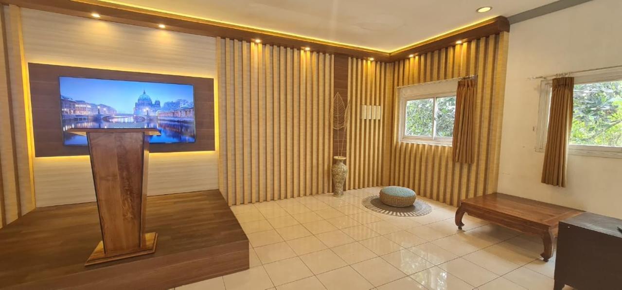 سيساروا Villa Aurora المظهر الخارجي الصورة